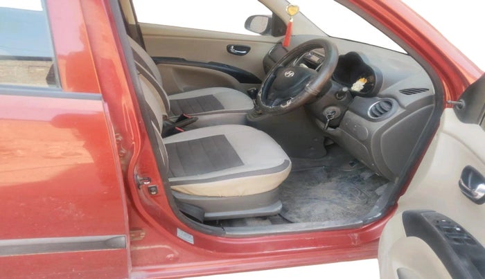 2012 Hyundai i10 MAGNA 1.1 LPG, Petrol, Manual, 2,32,559 km, interior