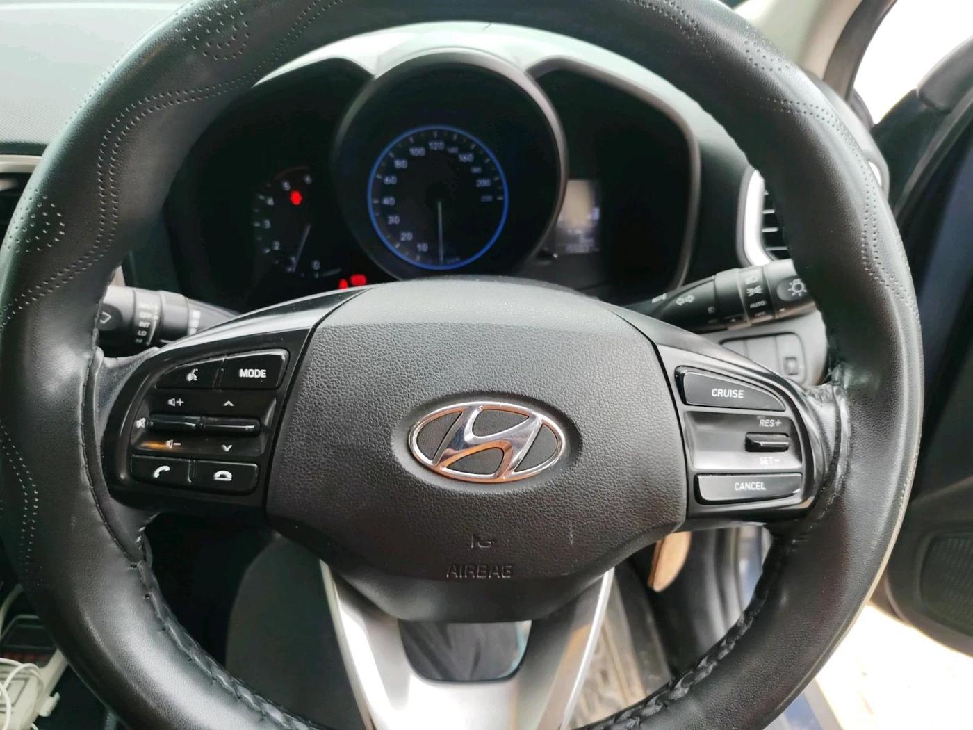 2019 Hyundai VENUE SX 1.4 CRDI, Diesel, Manual, 1,55,077 km, interior