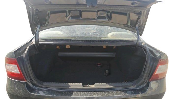 2018 Skoda Rapid AMBITION 1.6 MPI MT, Petrol, Manual, 50,453 km, exterior