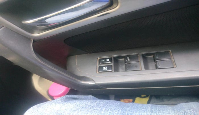 2016 Maruti Vitara Brezza ZDI PLUS, Diesel, Manual, 1,22,440 km, interior