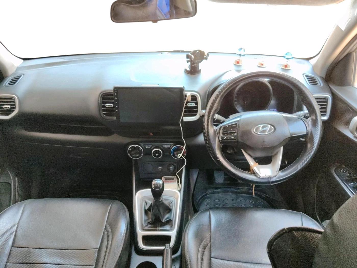 2019 Hyundai VENUE S 1.2, Petrol, Manual, 1,04,181 km, interior