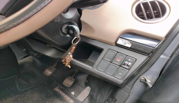 2017 Maruti Wagon R 1.0 VXI, Petrol, Manual, 50,728 km, interior