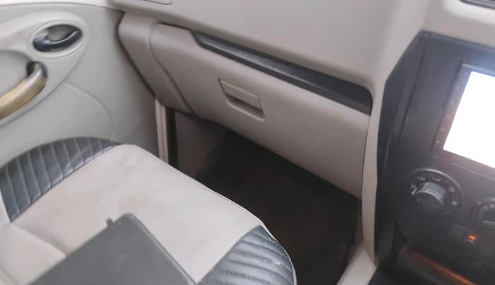2017 Mahindra Scorpio S2, Diesel, Manual, 1,24,294 km, interior