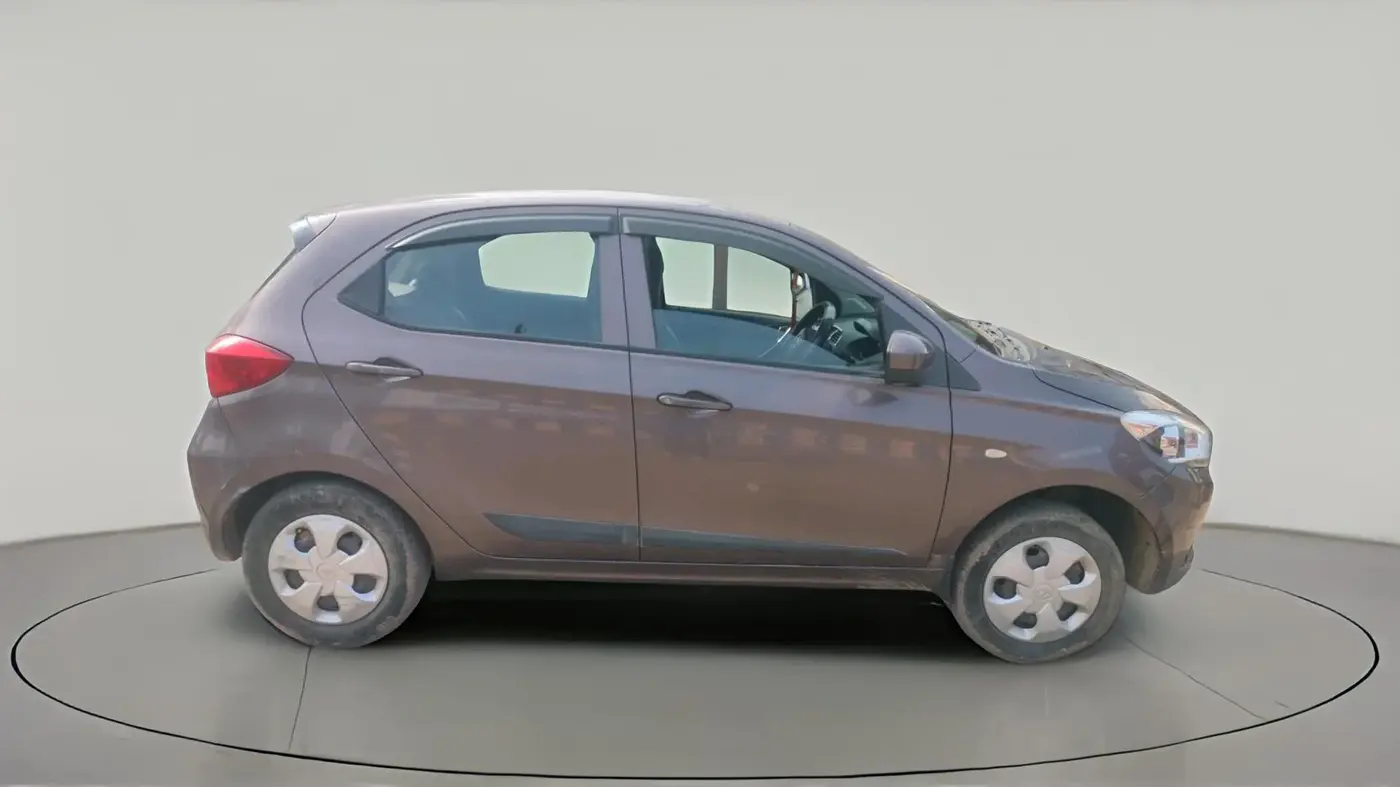 2018 Tata Tiago XT PETROL, Petrol, Manual, 80,246 km, exterior