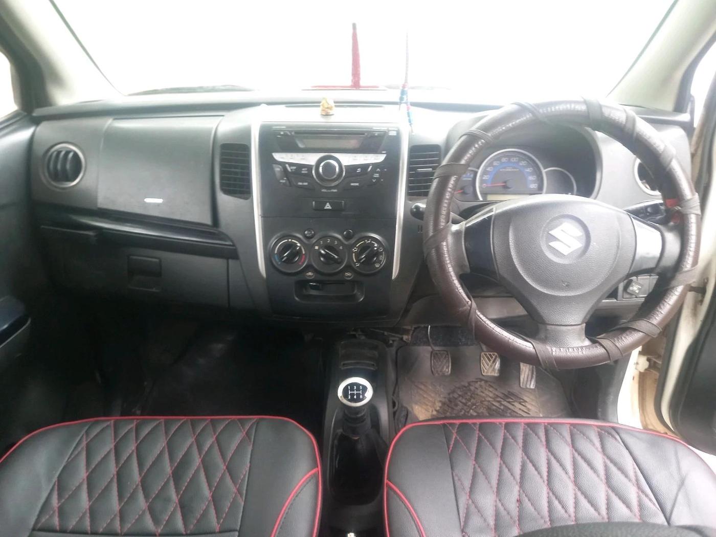 2013 Maruti Wagon R Stingray LXI, CNG, Manual, 74,113 km, interior