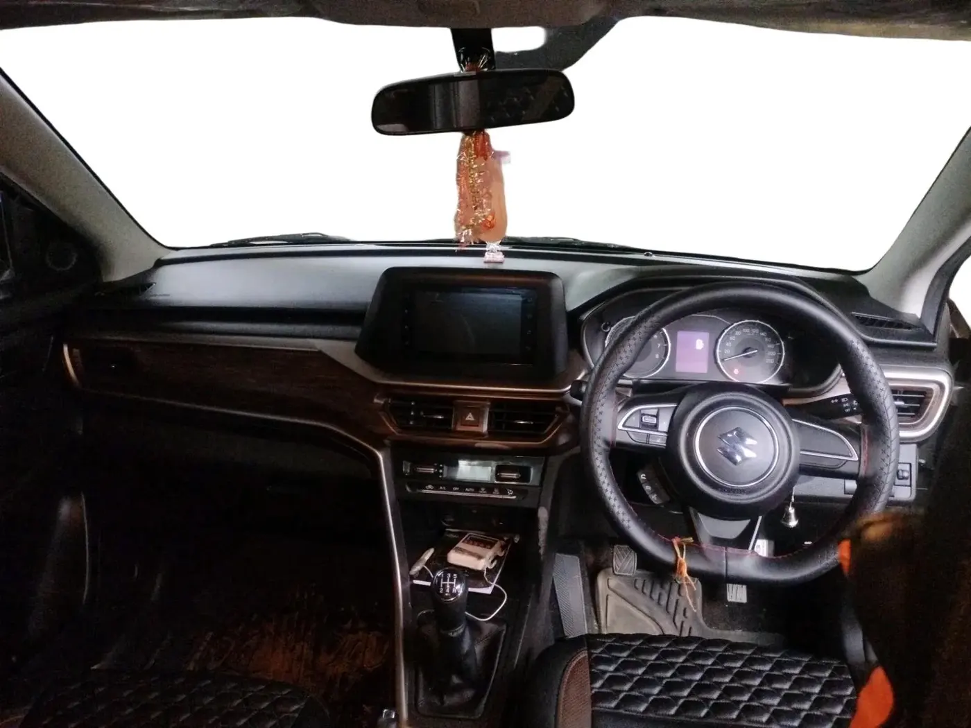 2025 Maruti BREZZA VXI, Petrol, Manual, 5,536 km, interior