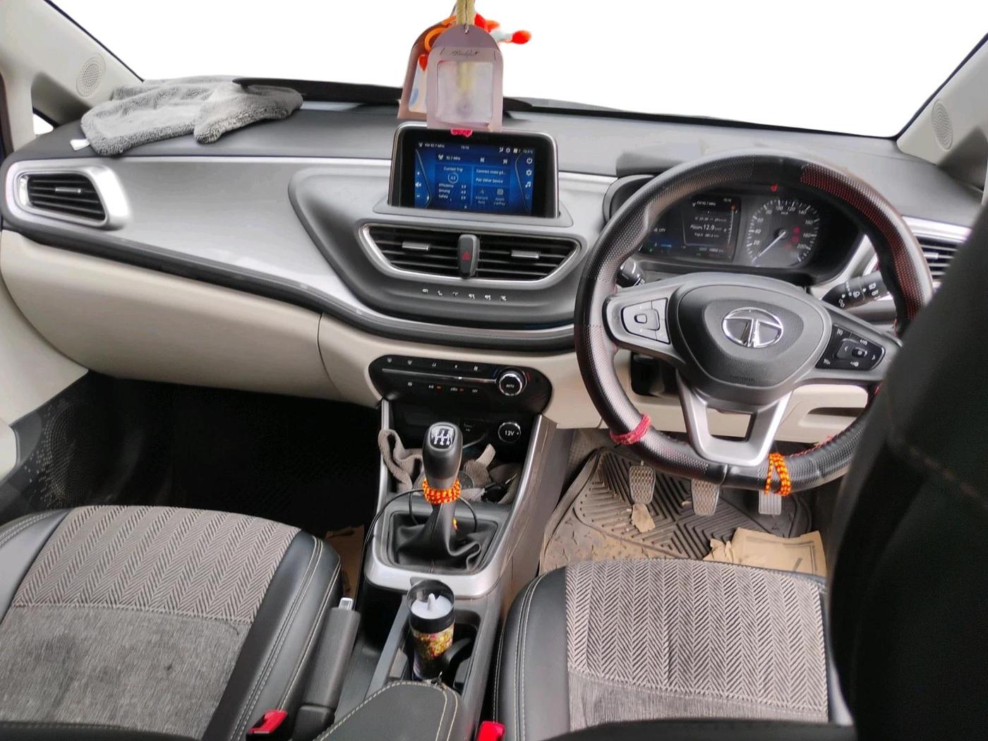 2023 Tata ALTROZ XZ + SUNROOF, Petrol, Manual, 10,850 km, interior