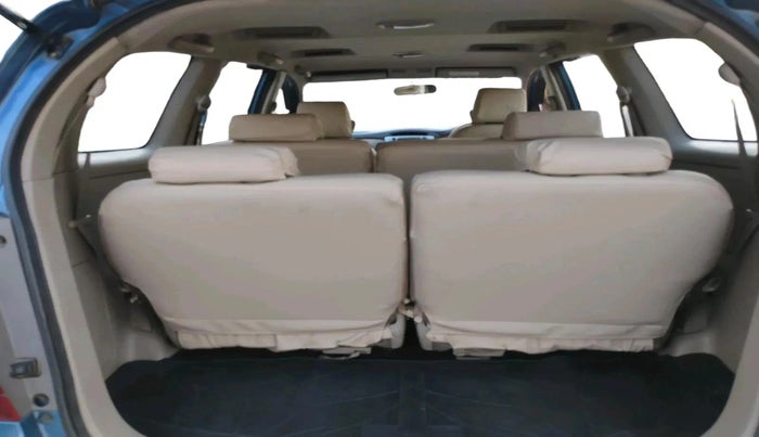 2014 Toyota Innova 2.5 VX 8 STR, Diesel, Manual, 2,72,981 km, exterior