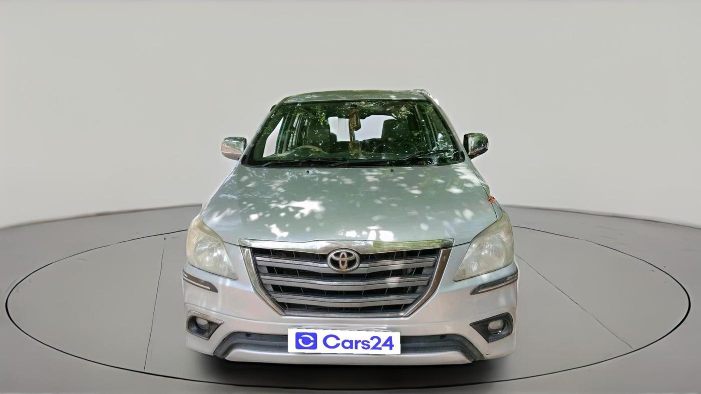 2013 Toyota Innova 2.5 G 8 STR, Diesel, Manual, 2,40,705 km, exterior