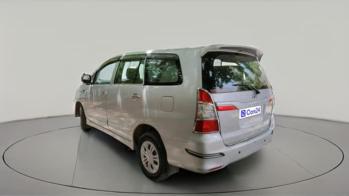 2013 Toyota Innova 2.5 G 8 STR, Diesel, Manual, 2,40,705 km, exterior