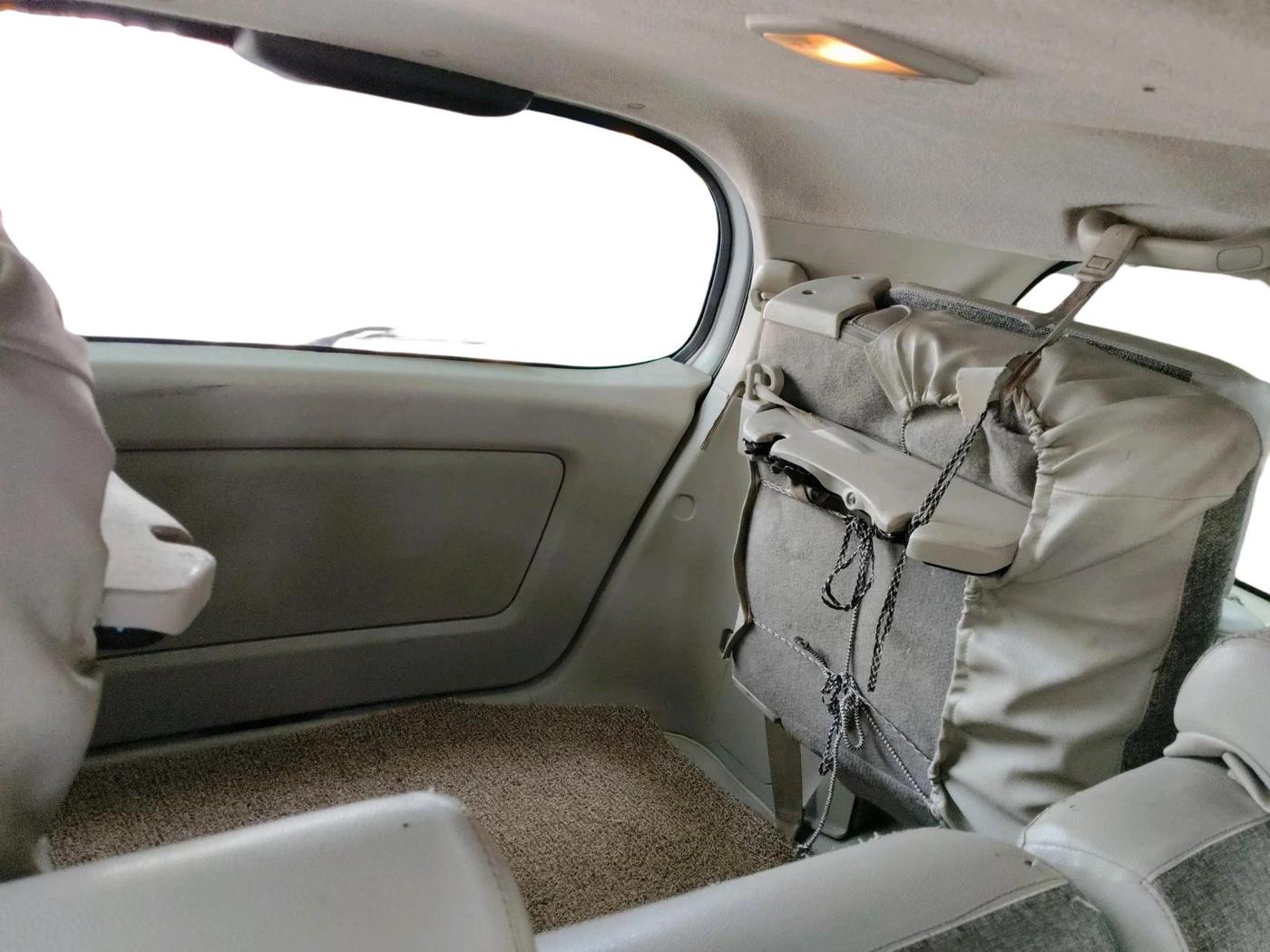 2013 Toyota Innova 2.5 G 8 STR, Diesel, Manual, 2,40,705 km, interior