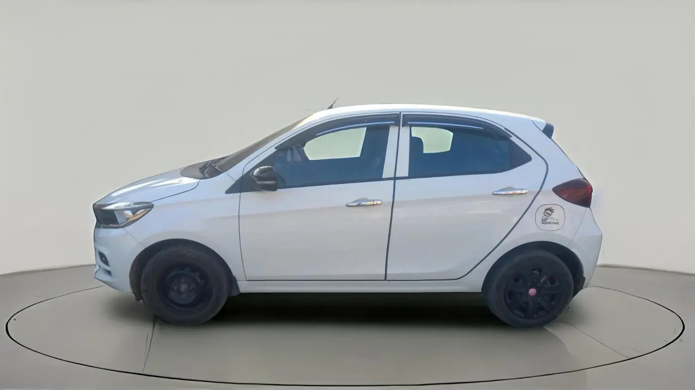 2024 Tata Tiago XM CNG, CNG, Manual, 48,140 km, exterior