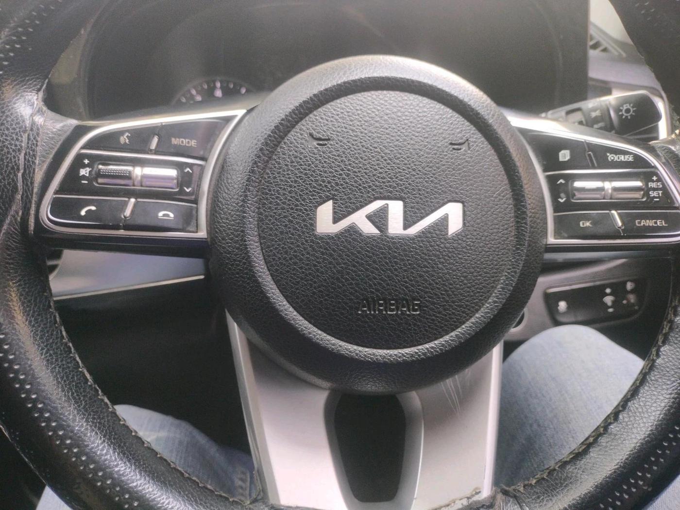2022 KIA SELTOS HTK PLUS 1.5, Petrol, Manual, 1,18,126 km, interior