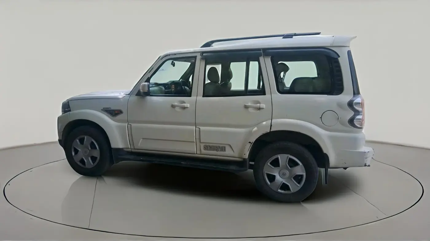 2017 Mahindra Scorpio S6 PLUS, Diesel, Manual, 1,68,901 km, exterior