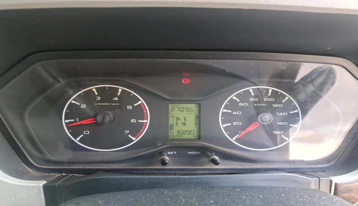 2017 Mahindra Scorpio S6 PLUS, Diesel, Manual, 1,68,901 km, interior