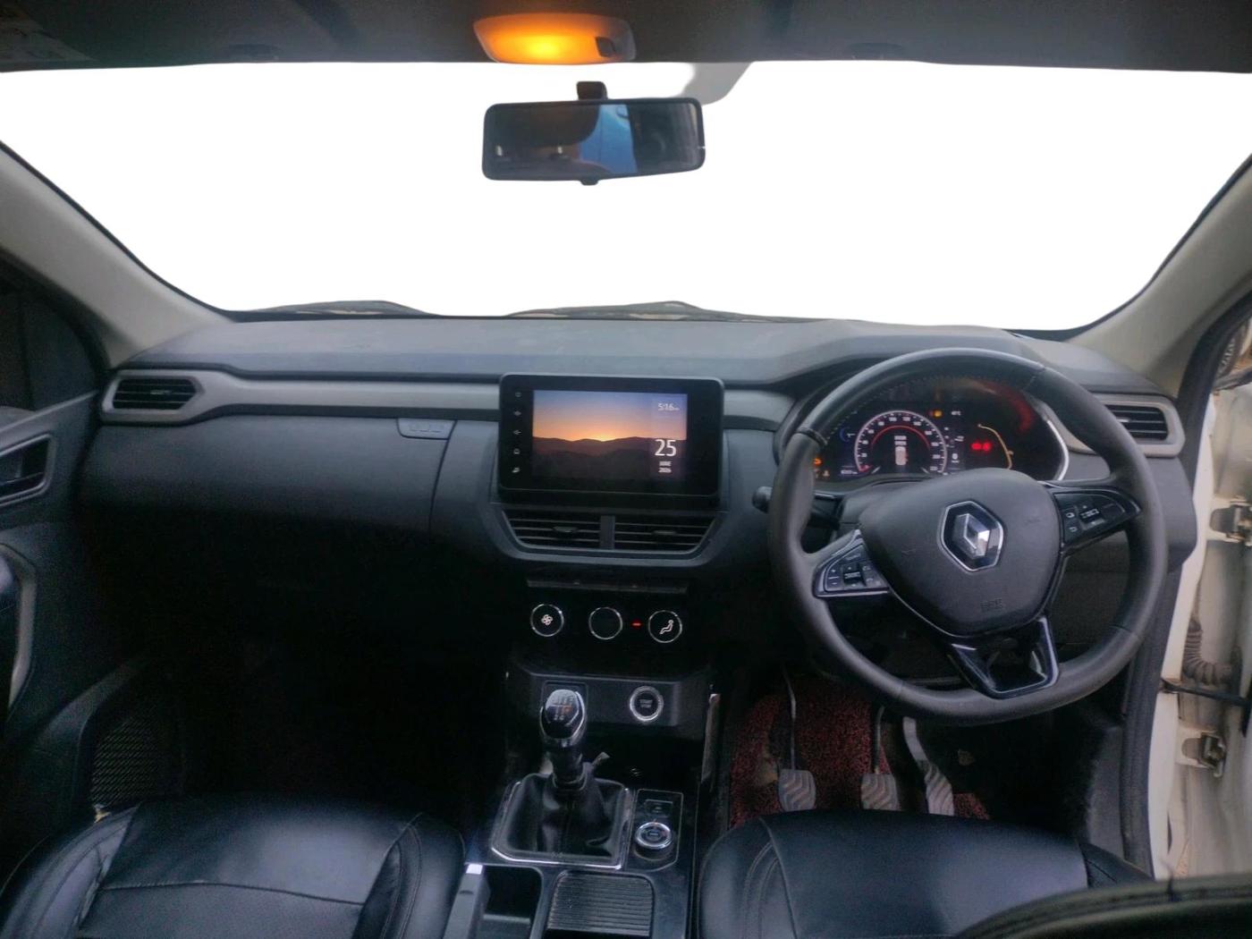 2021 Renault Kiger RXZ MT DUAL TONE, Petrol, Manual, 87,317 km, interior