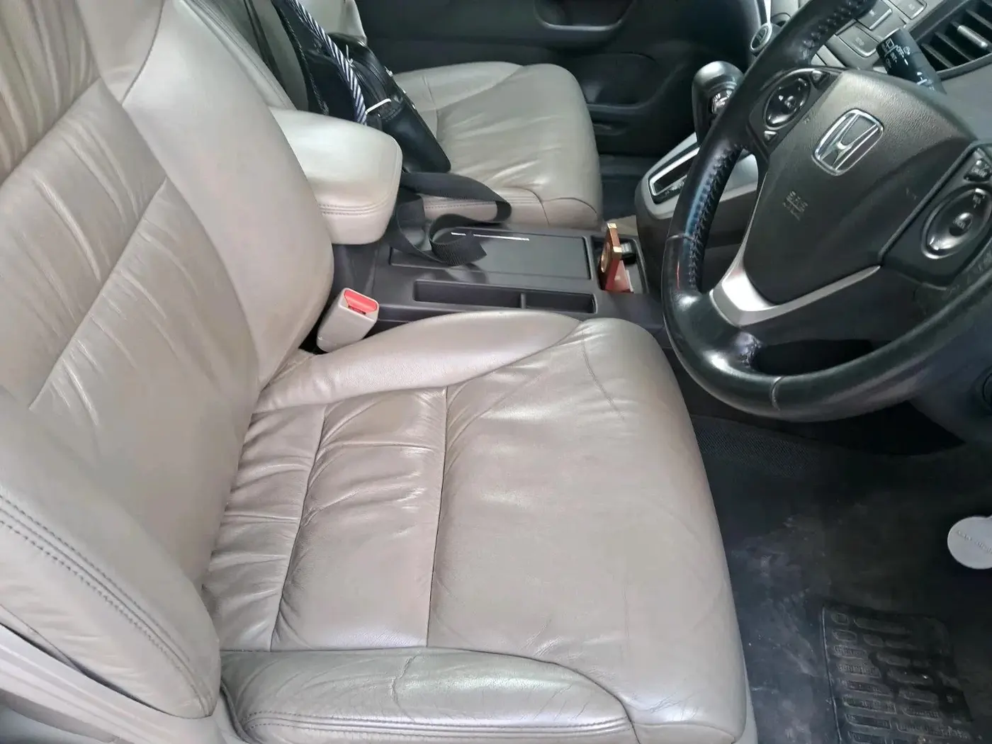 2013 Honda CRV 2.0L I-VTEC 2WD AT, Petrol, Automatic, 1,04,896 km, interior