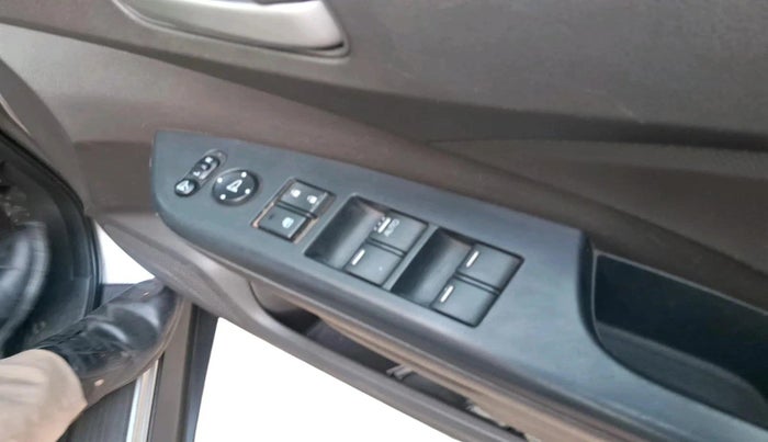 2013 Honda CRV 2.0L I-VTEC 2WD AT, Petrol, Automatic, 1,04,896 km, interior