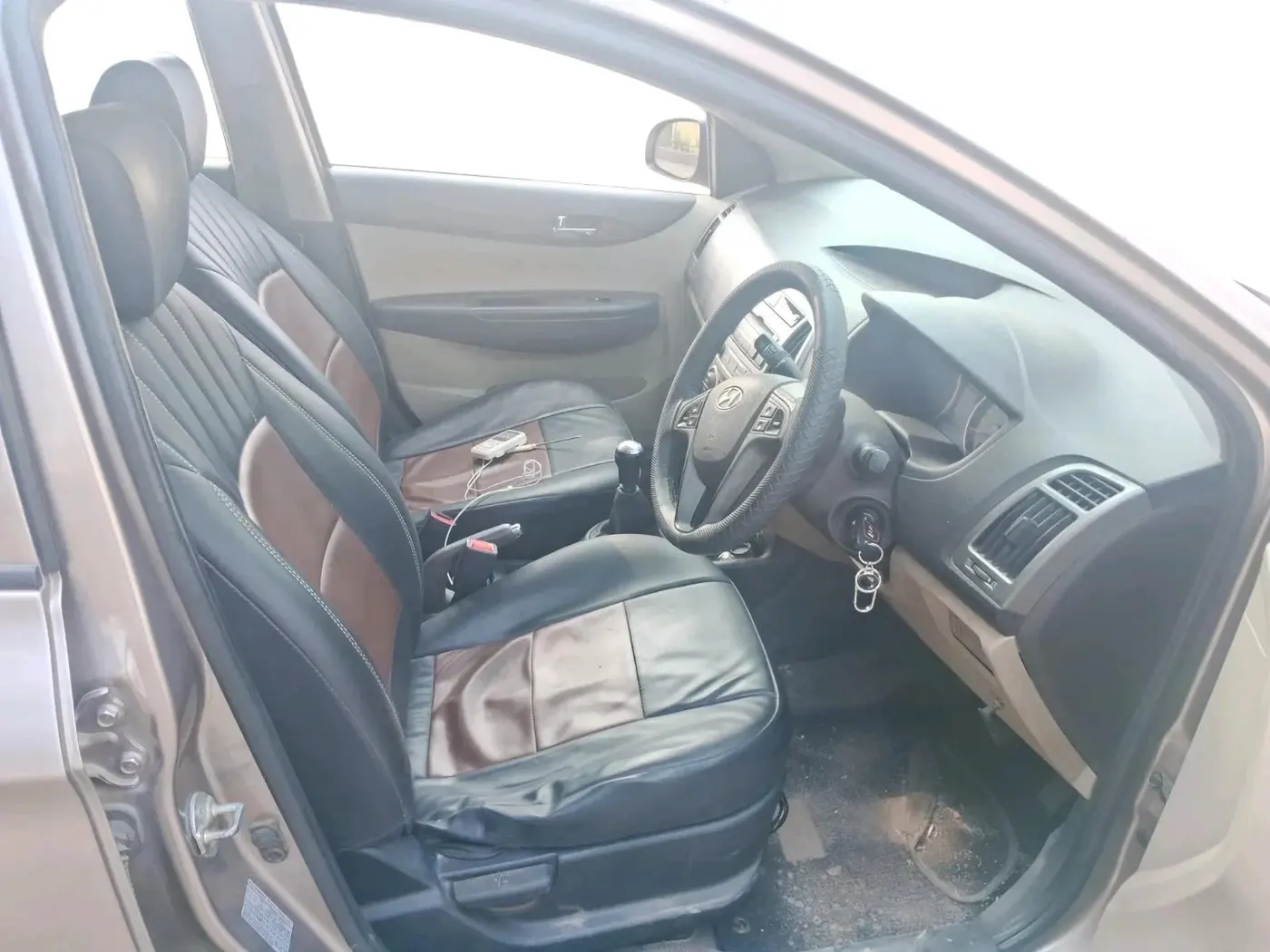 2013 Hyundai i20 SPORTZ 1.2, Petrol, Manual, 53,865 km, interior