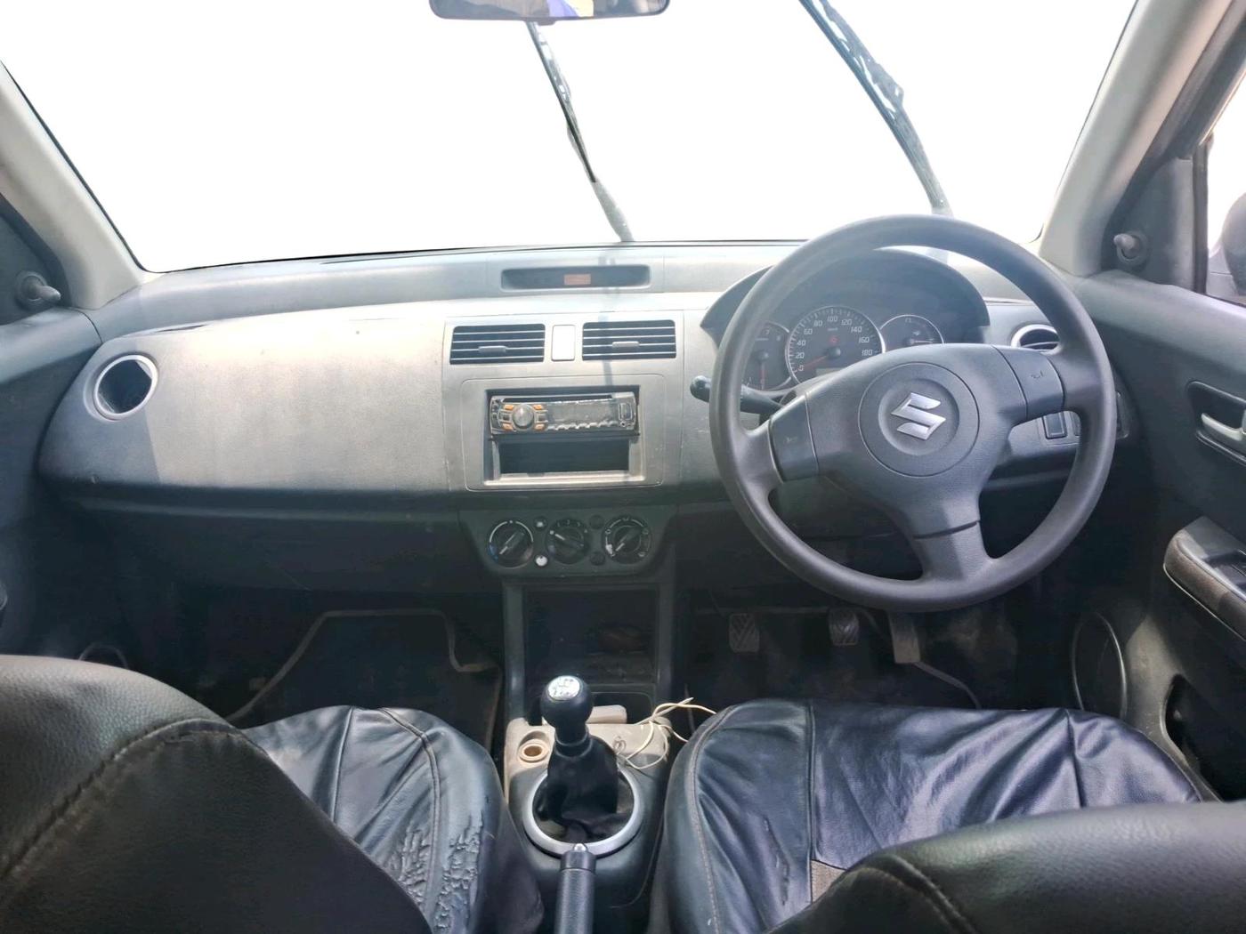 2011 Maruti Swift VXI, Petrol, Manual, 55,201 km, interior