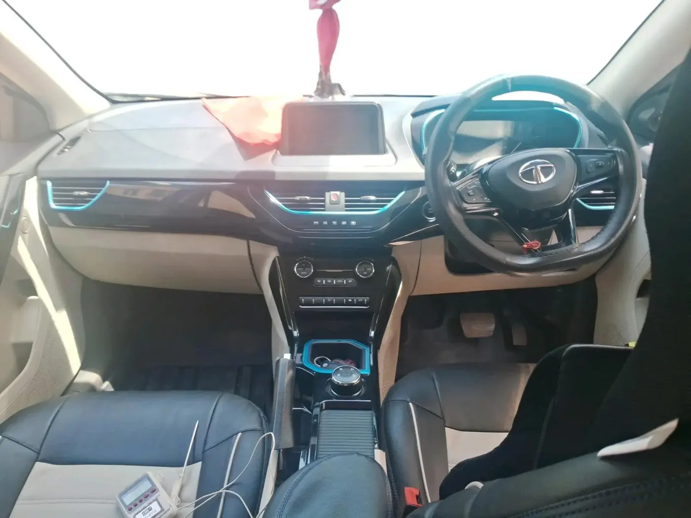 2022 Tata NEXON EV XZ PLUS, Electric, Automatic, 31,104 km, interior