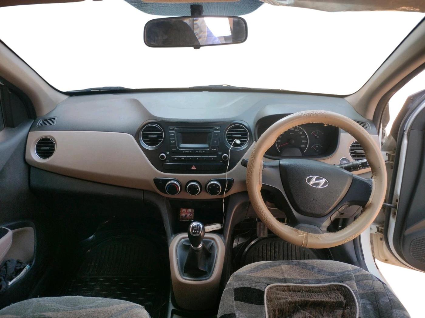 2014 Hyundai Grand i10 SPORTZ 1.2 KAPPA VTVT, Petrol, Manual, 44,000 km, interior