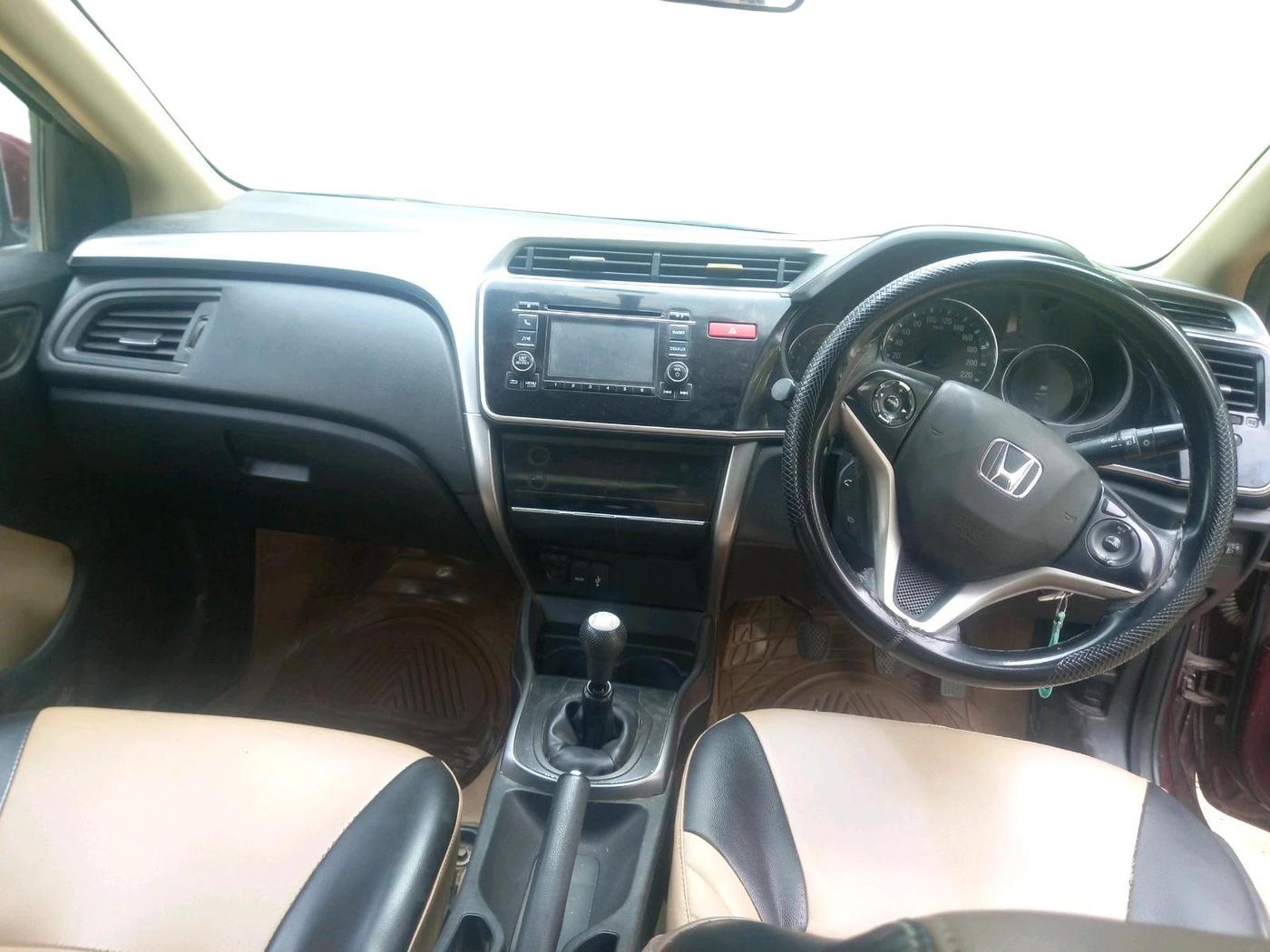 2015 Honda City 1.5L I-DTEC V, Diesel, Manual, 1,87,402 km, interior
