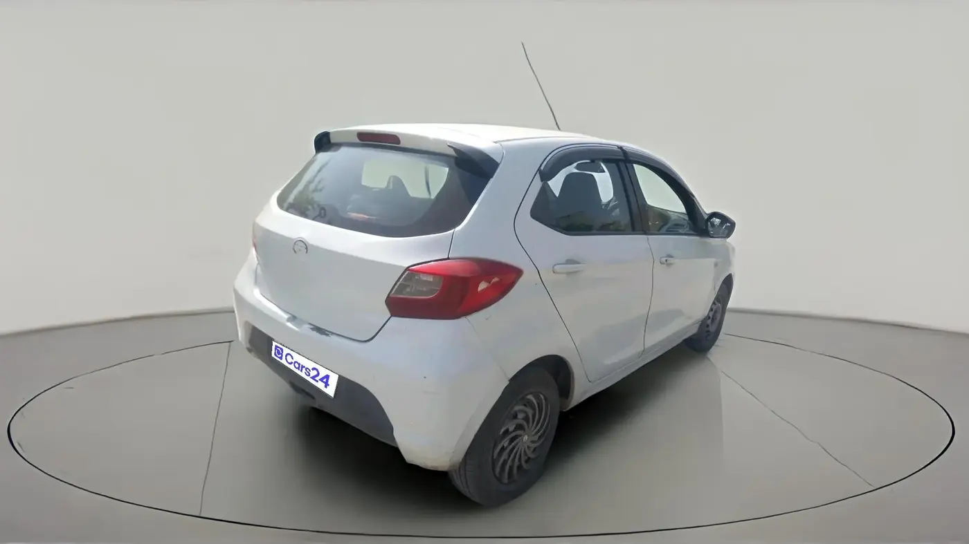 2016 Tata Tiago XE PETROL, Petrol, Manual, 1,17,619 km, exterior