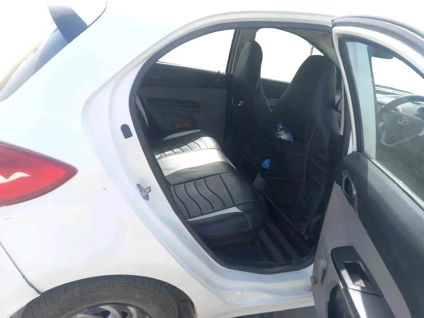 2016 Tata Tiago XE PETROL, Petrol, Manual, 1,17,619 km, interior