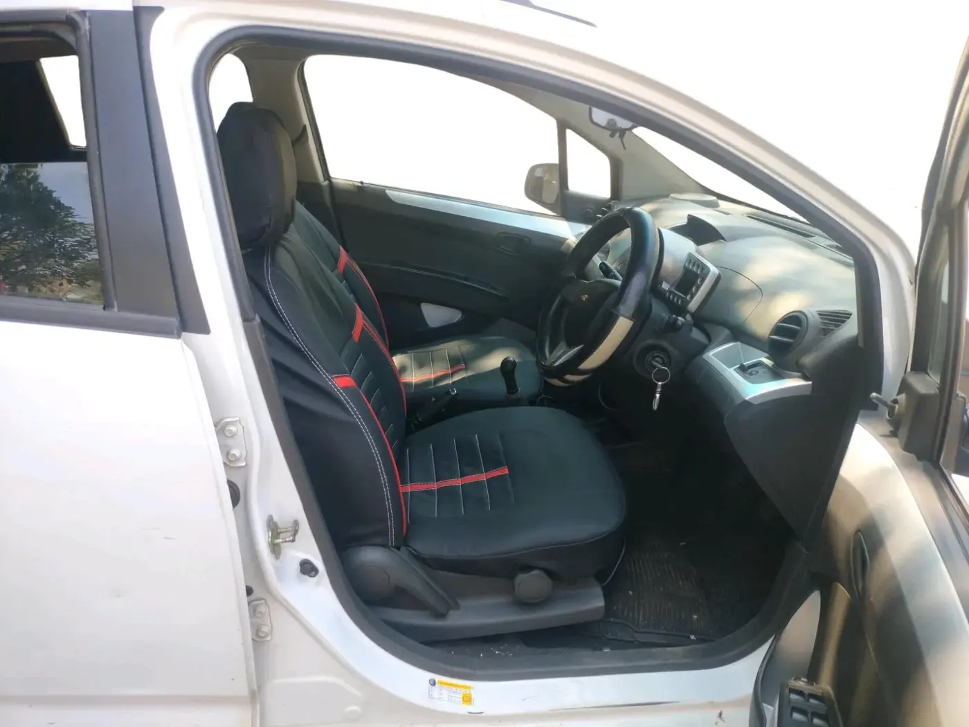 2013 Chevrolet Beat LT PETROL, Petrol, Manual, 1,05,657 km, interior