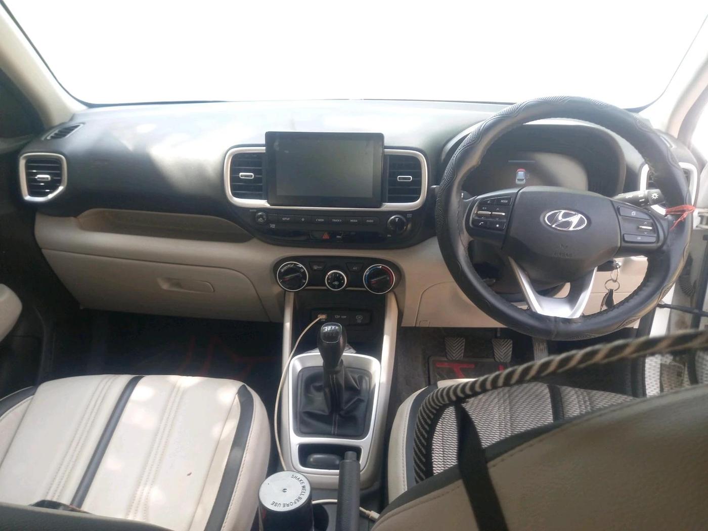 2023 Hyundai VENUE S 1.2, Petrol, Manual, 20,045 km, interior
