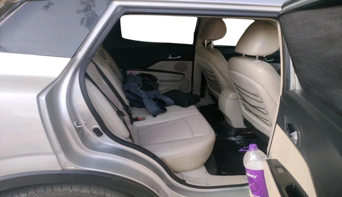 2019 Mahindra XUV300 W8 (O) 1.2 PETROL, Petrol, Manual, 79,763 km, interior