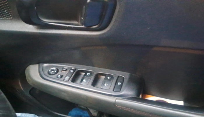 2020 Hyundai VENUE SX (O) 1.5 CRDI, Diesel, Manual, 1,52,456 km, interior