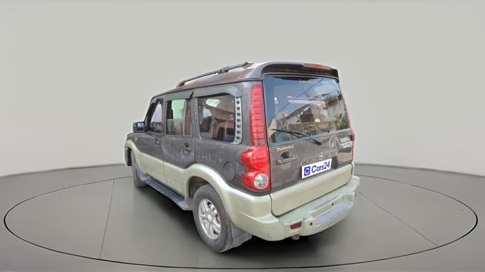 2014 Mahindra Scorpio VLX 2WD AIRBAG BS-III, Diesel, Manual, 1,00,413 km, exterior
