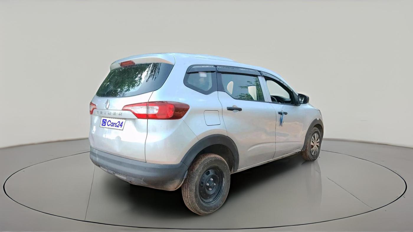 2025 Renault TRIBER RXE MT, Petrol, Manual, 17,021 km, exterior