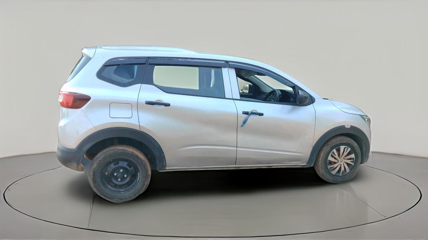 2025 Renault TRIBER RXE MT, Petrol, Manual, 17,021 km, exterior