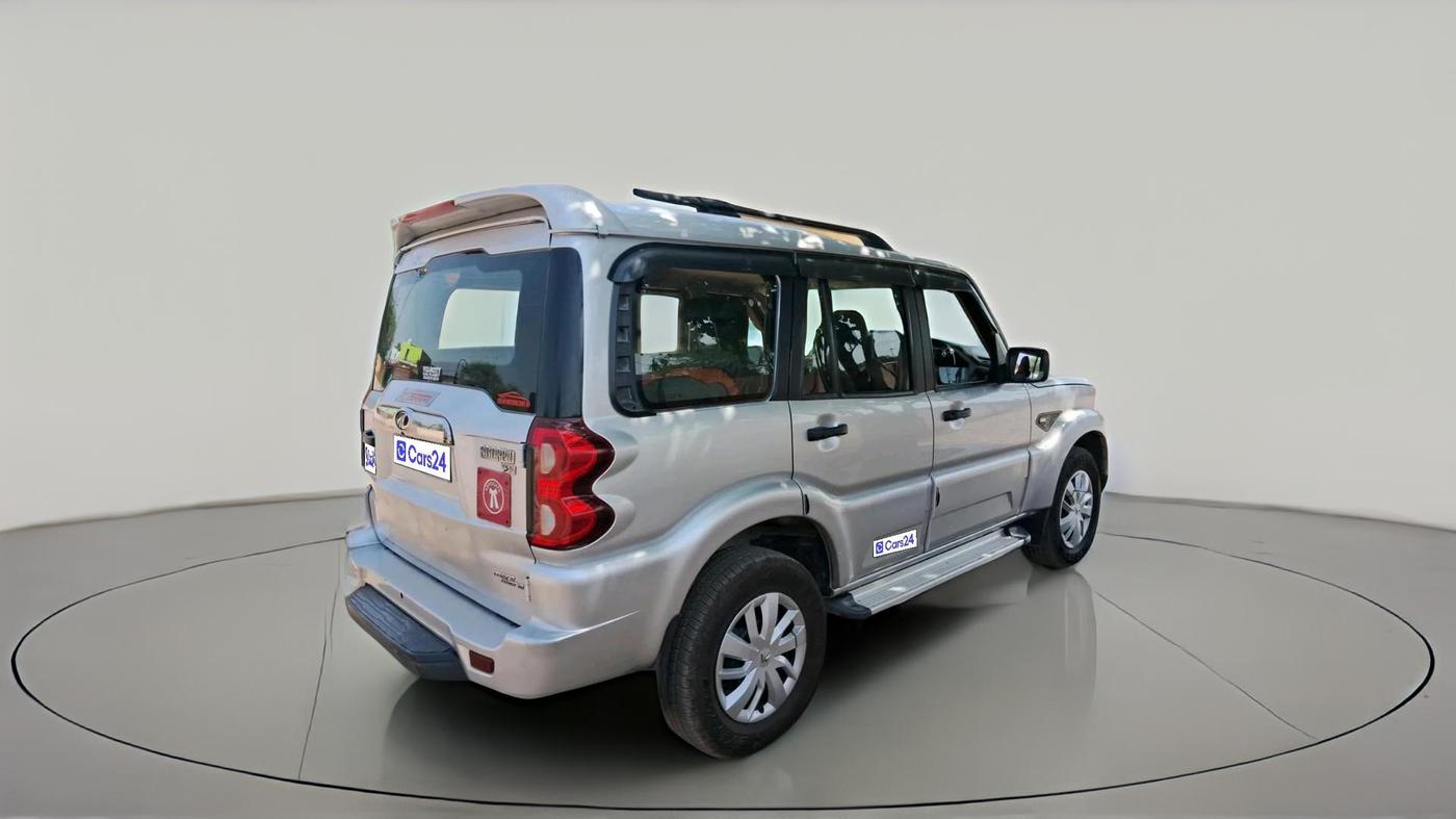 2018 Mahindra Scorpio S5, Diesel, Manual, 68,650 km, exterior