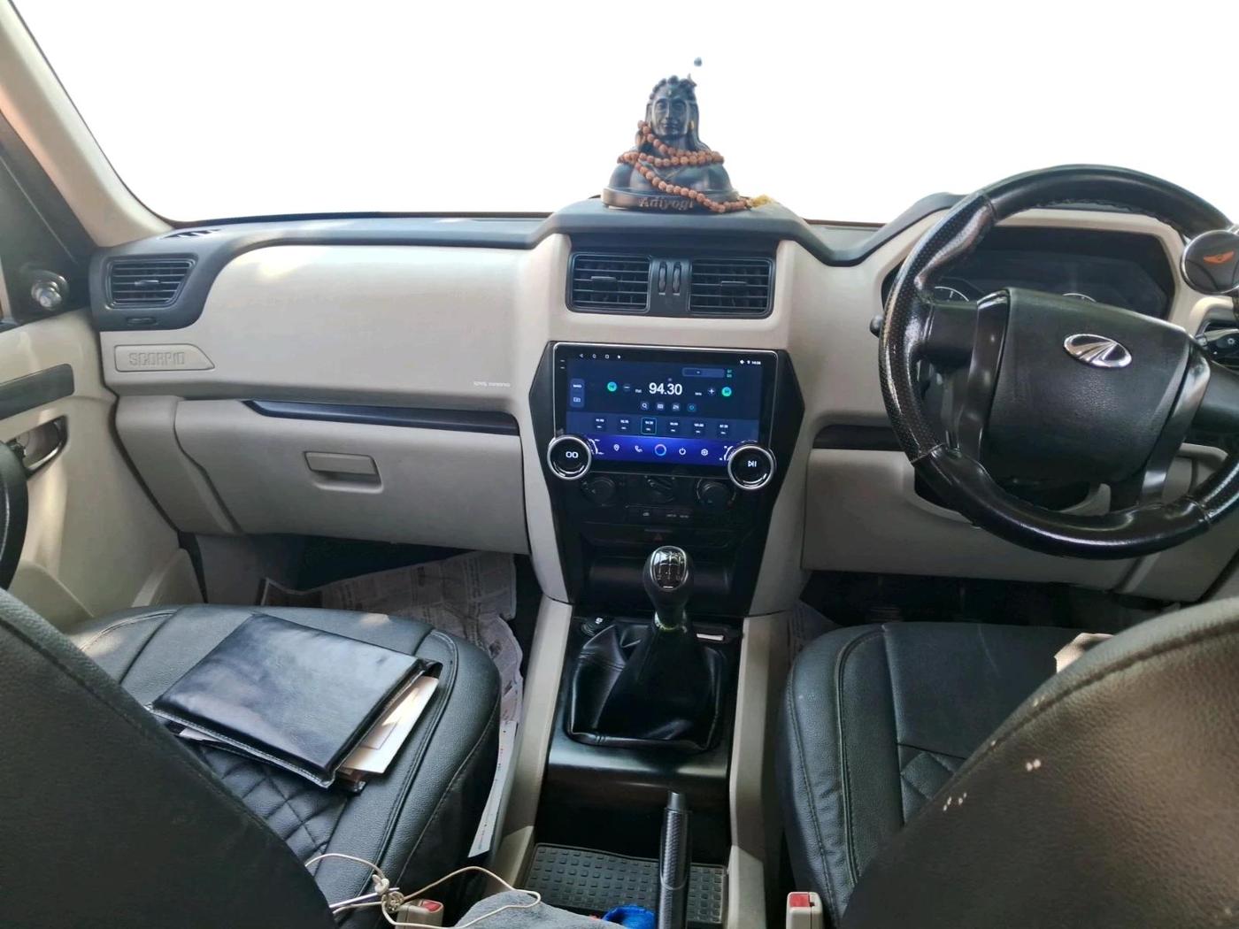 2018 Mahindra Scorpio S5, Diesel, Manual, 68,650 km, interior