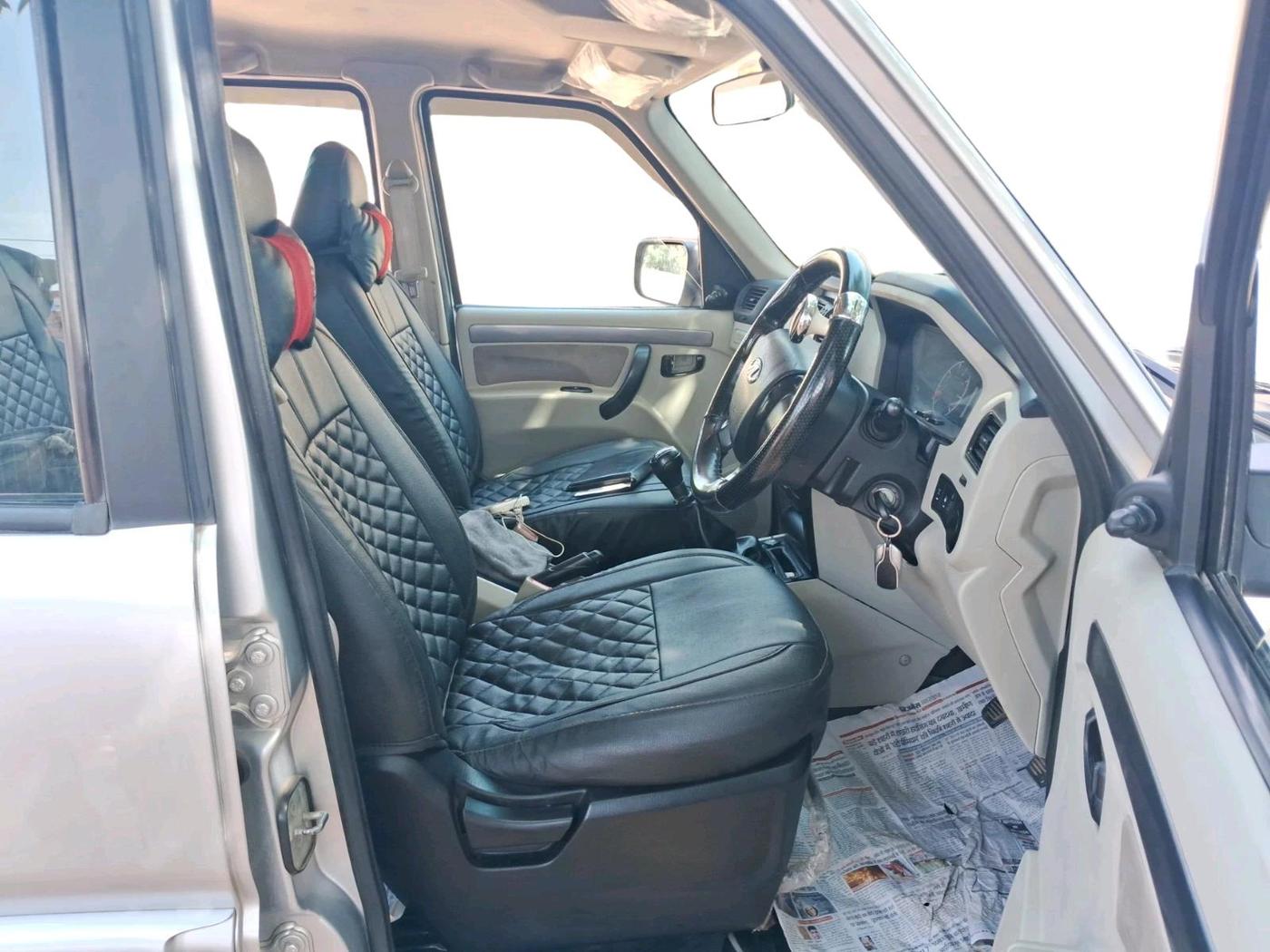 2018 Mahindra Scorpio S5, Diesel, Manual, 68,650 km, interior