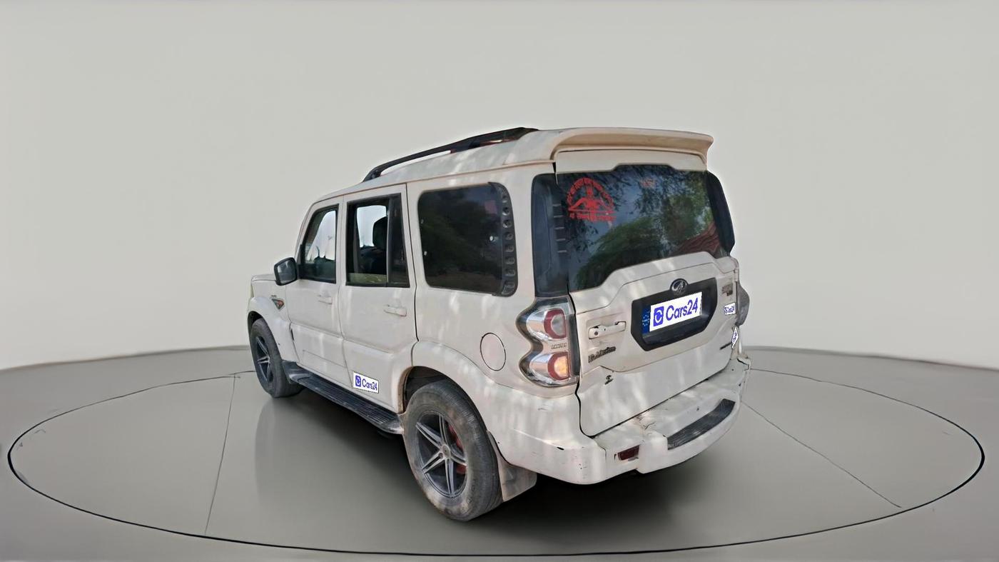 2017 Mahindra Scorpio S4 PLUS, Diesel, Manual, 88,136 km, exterior