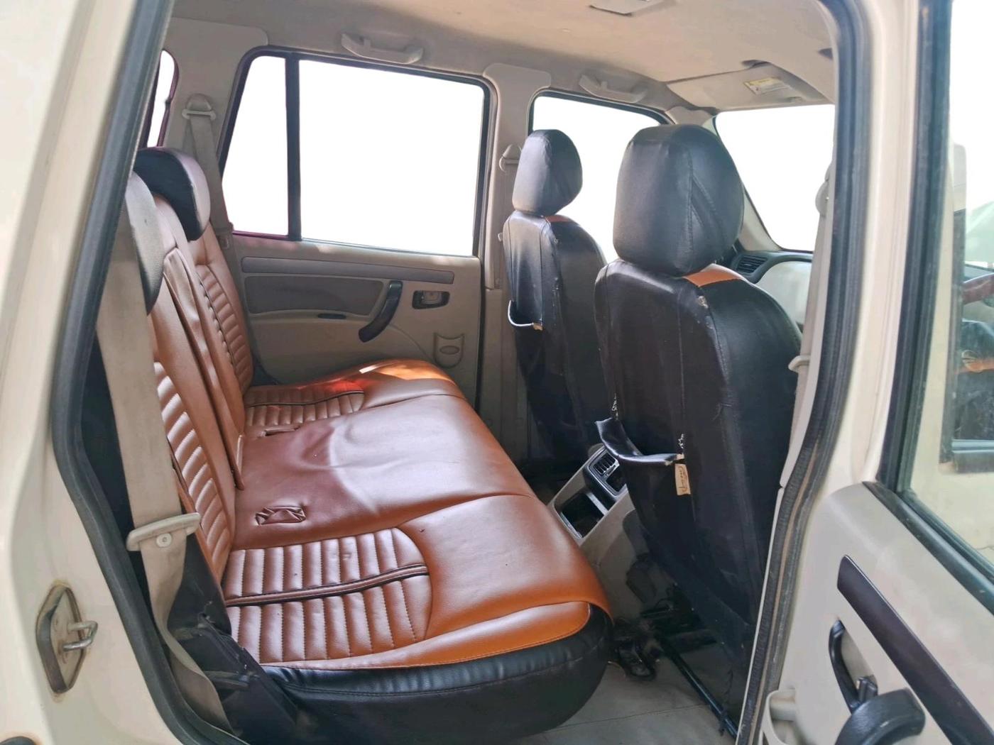 2017 Mahindra Scorpio S4 PLUS, Diesel, Manual, 88,136 km, interior