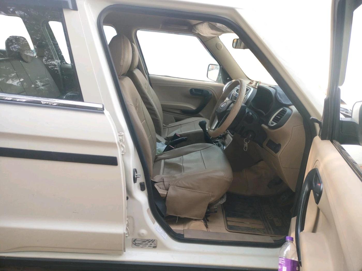 2022 Mahindra BOLERO NEO N 8, Diesel, Manual, 93,890 km, interior