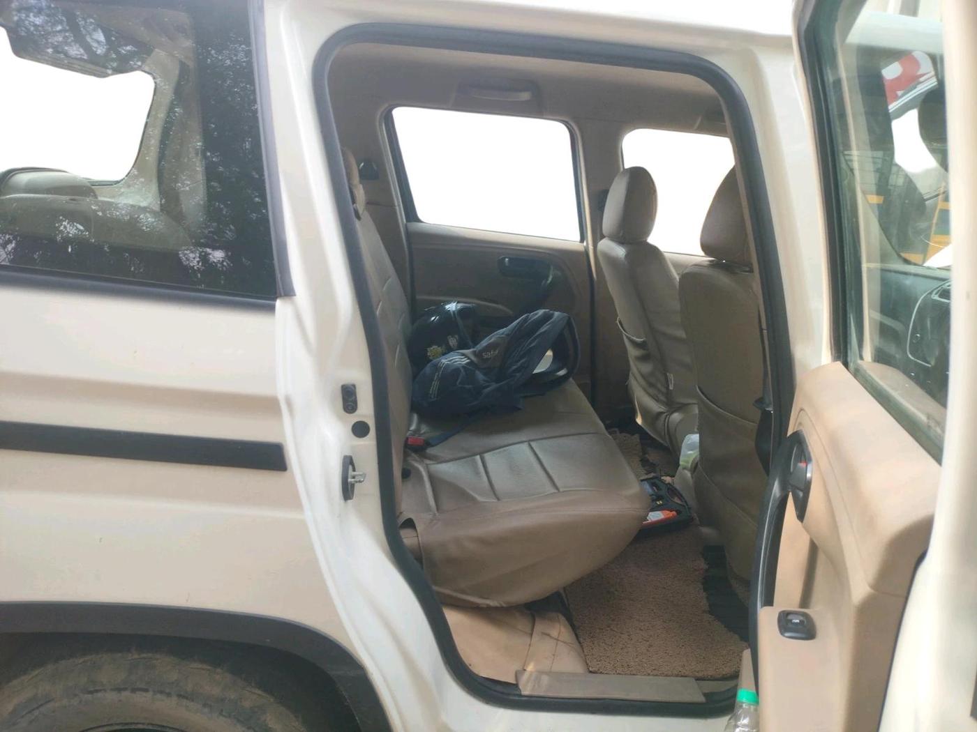 2022 Mahindra BOLERO NEO N 8, Diesel, Manual, 93,890 km, interior