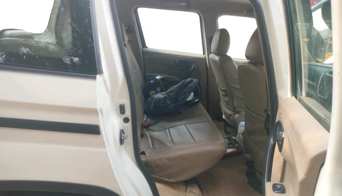 2022 Mahindra BOLERO NEO N 8, Diesel, Manual, 93,890 km, interior