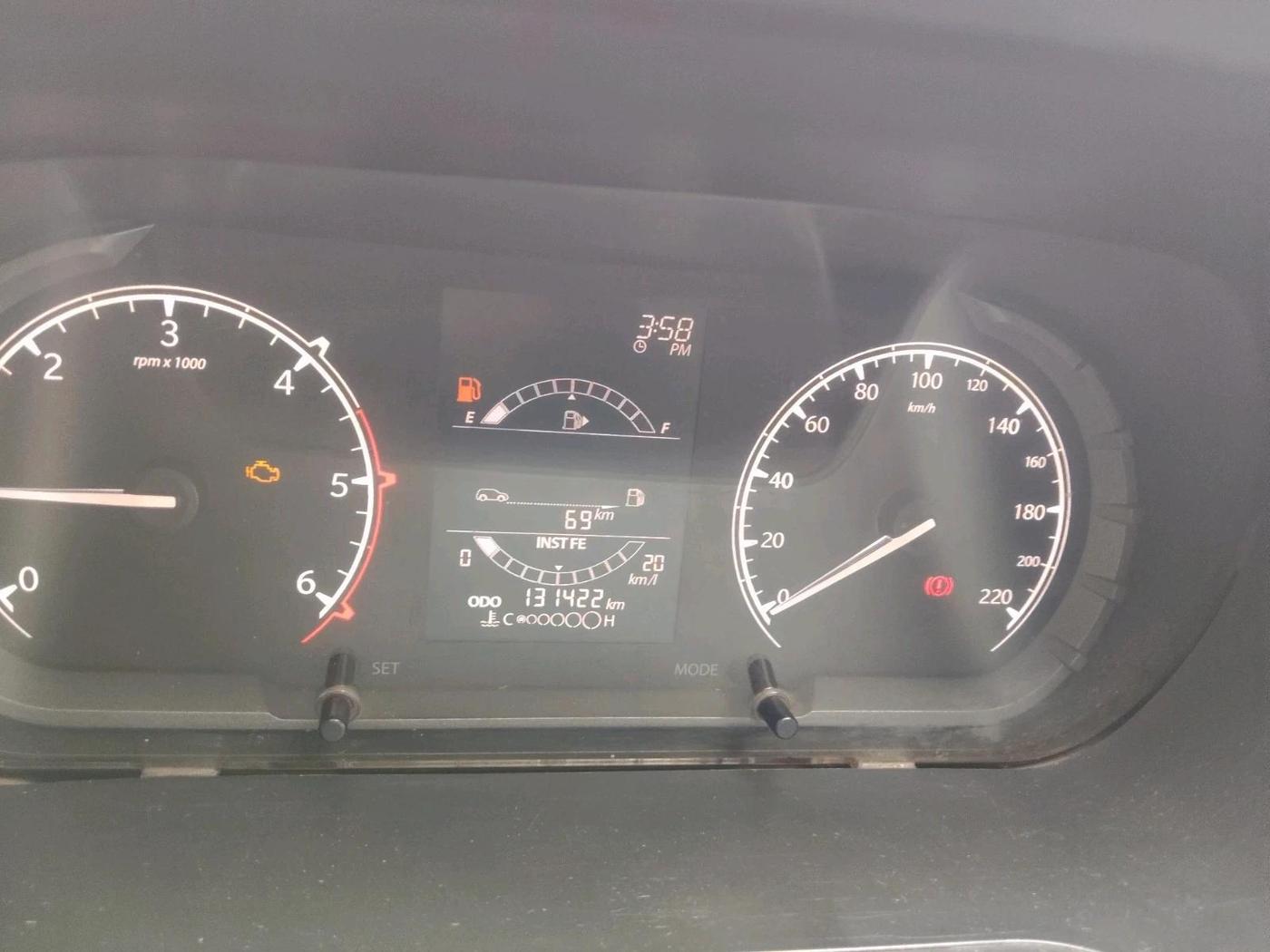2019 Tata Harrier XM 2.0L KRYOTEC, Diesel, Manual, 1,31,422 km, interior