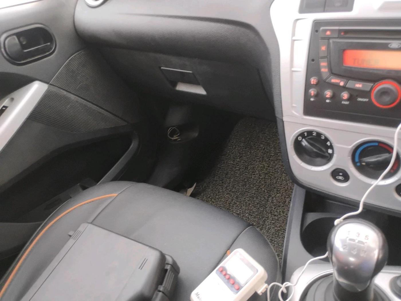 2012 Ford Figo ZXI 1.4 DIESEL, Diesel, Manual, 1,70,879 km, interior