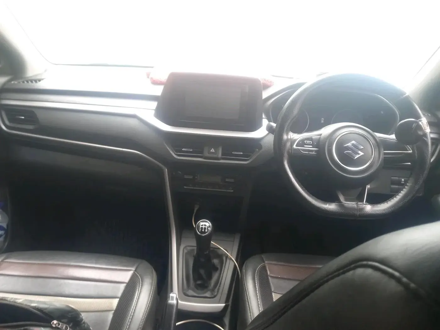 2023 Maruti BREZZA VXI SMART HYBRID, Petrol, Manual, 64,100 km, interior
