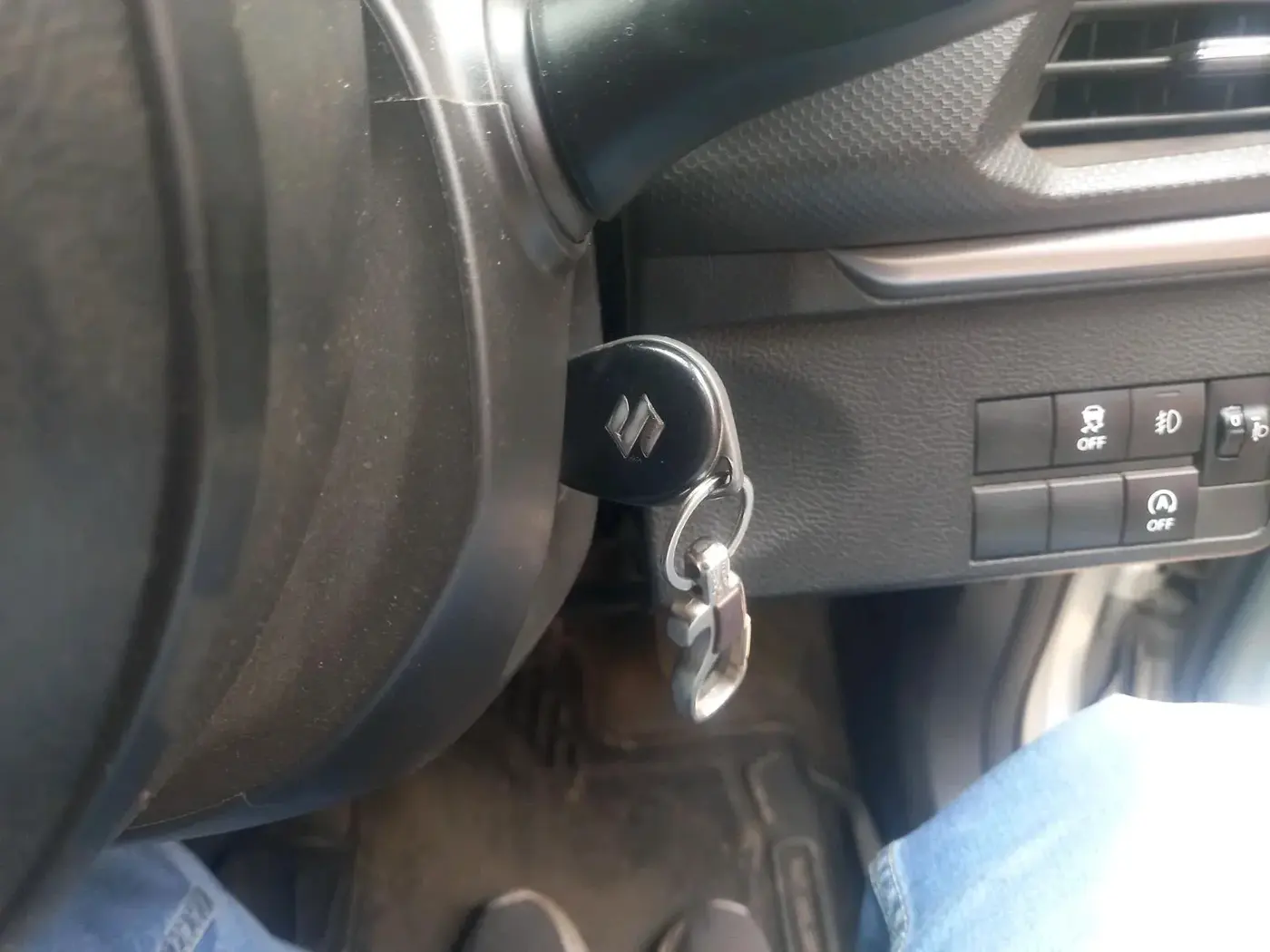 2023 Maruti BREZZA VXI SMART HYBRID, Petrol, Manual, 64,100 km, interior