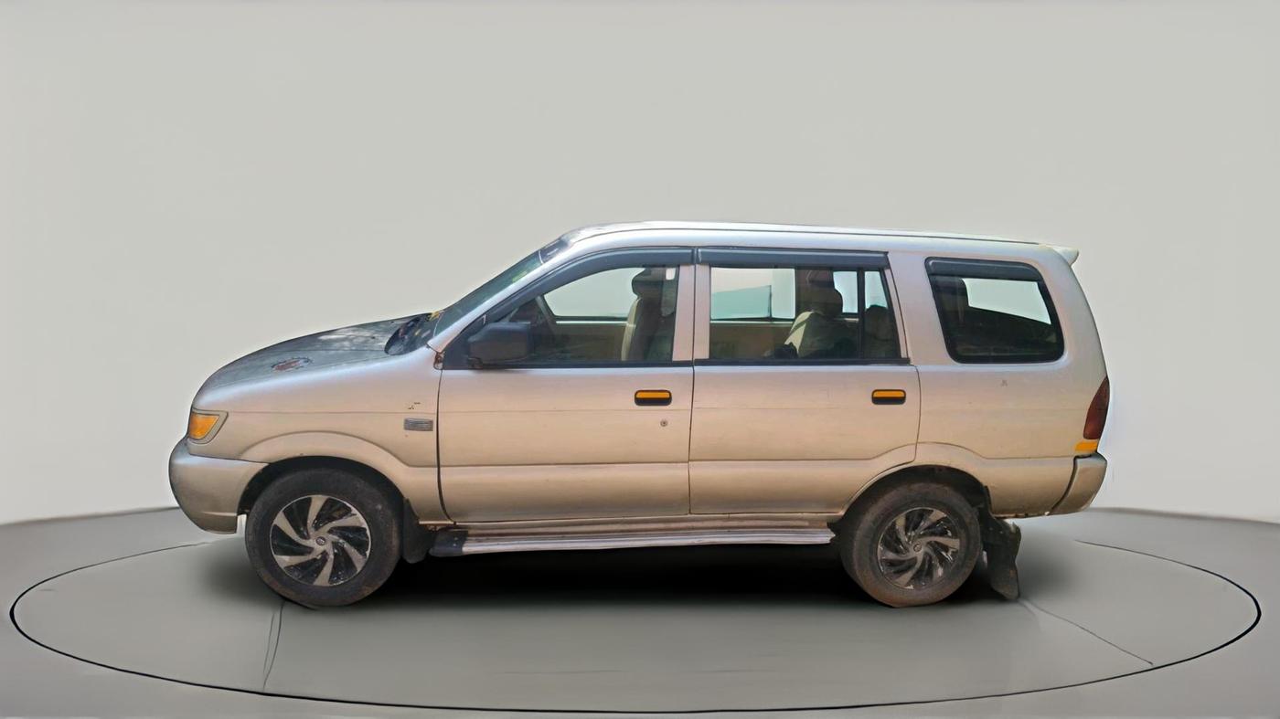 2011 Chevrolet Tavera LS B1 10 STR, Diesel, Manual, 1,50,000 km, exterior