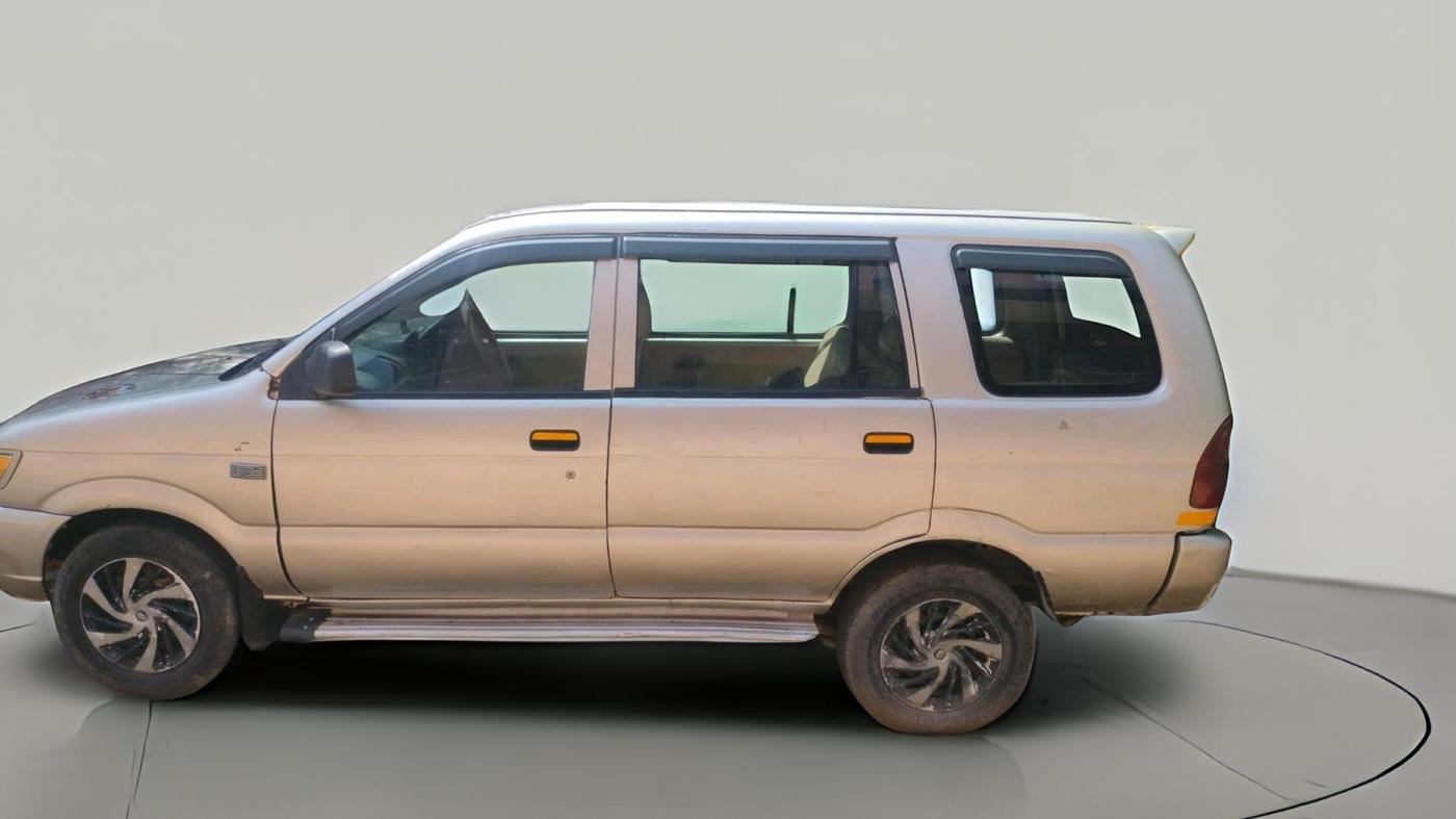 2011 Chevrolet Tavera LS B1 10 STR, Diesel, Manual, 1,50,000 km, exterior